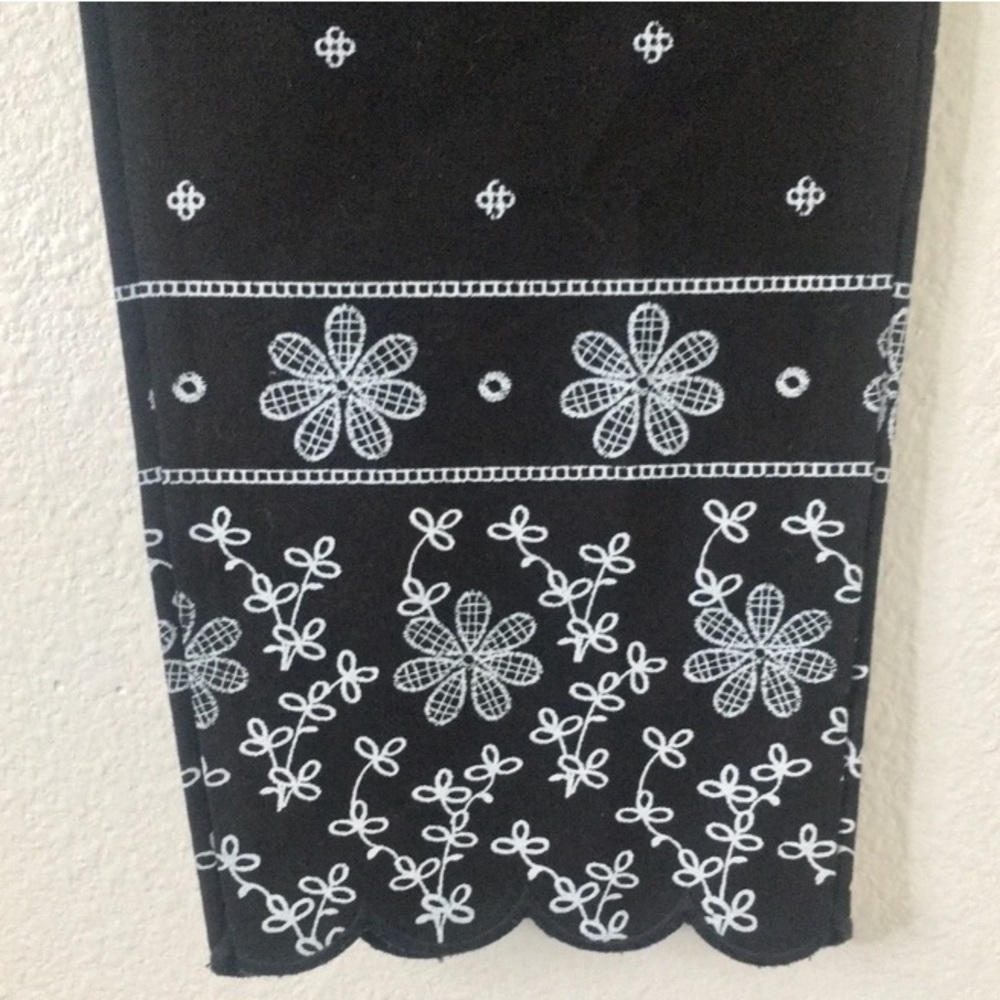 Chic Pixie Pants by Old Navy NWT - image 2